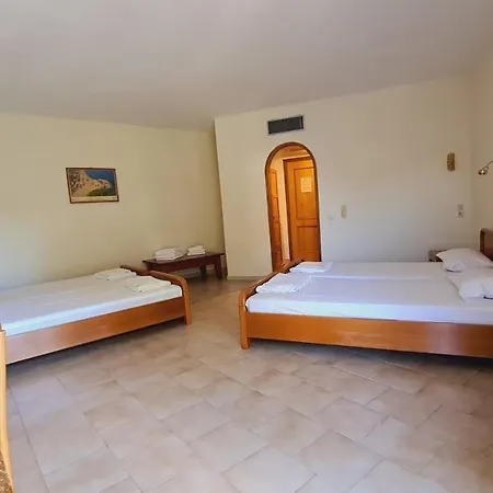 Artemis Hotel