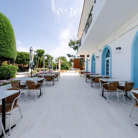 Artemis Hotel