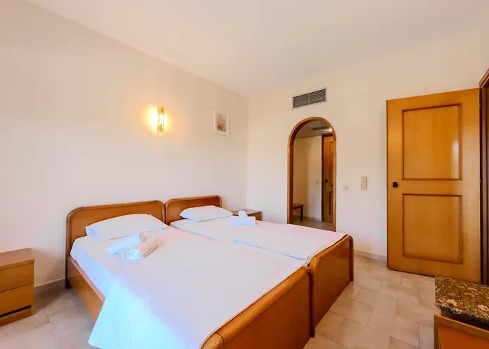 Artemis Otel Prínos