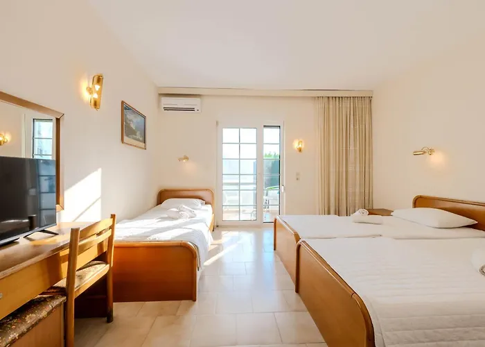 Otel Artemis Prínos